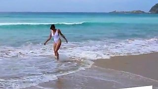 Sunbathing MILF Amateur Video