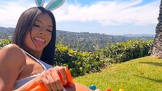 Autumn Falls Sexy Bunny Fucks Herself In A Garden Onlyfans