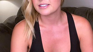 Hot amateur blonde pregnant toying her pussy solo