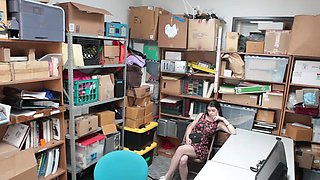 Anastasia's supple lips wrap around Wrex in a steamy office scene