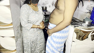Stepmom Ki Geeli Pussy Mein Stepson Ka Lund - Hardcore Hindi