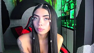 Skinny performer