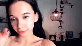 Hot amateur webcam teen masturbates for their fans