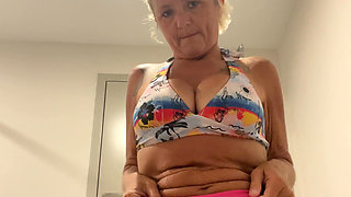 Feeling sexy at the pool.. I sneak into the restroom.