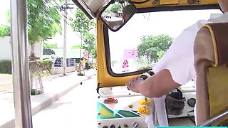 Real Thai amateur picked up in a TukTuk