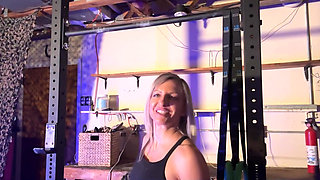 Strong Blonde Pull-ups