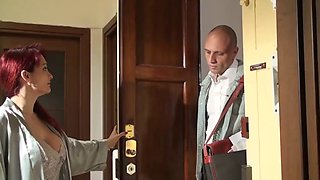 Postman fuck a housewife (with mary rider and capitano eric)