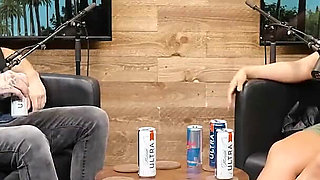 Alexas Morgan Has an＊l Orgasms