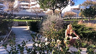 Close up blonde fucked and fingered in her pussy