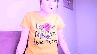 Brunette Solo Webcam Masturbation