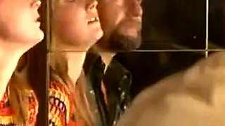 Deutsche Hahnrei-Frau teilt Dreier