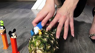 redhead bimbo teen crush cake and pee on it